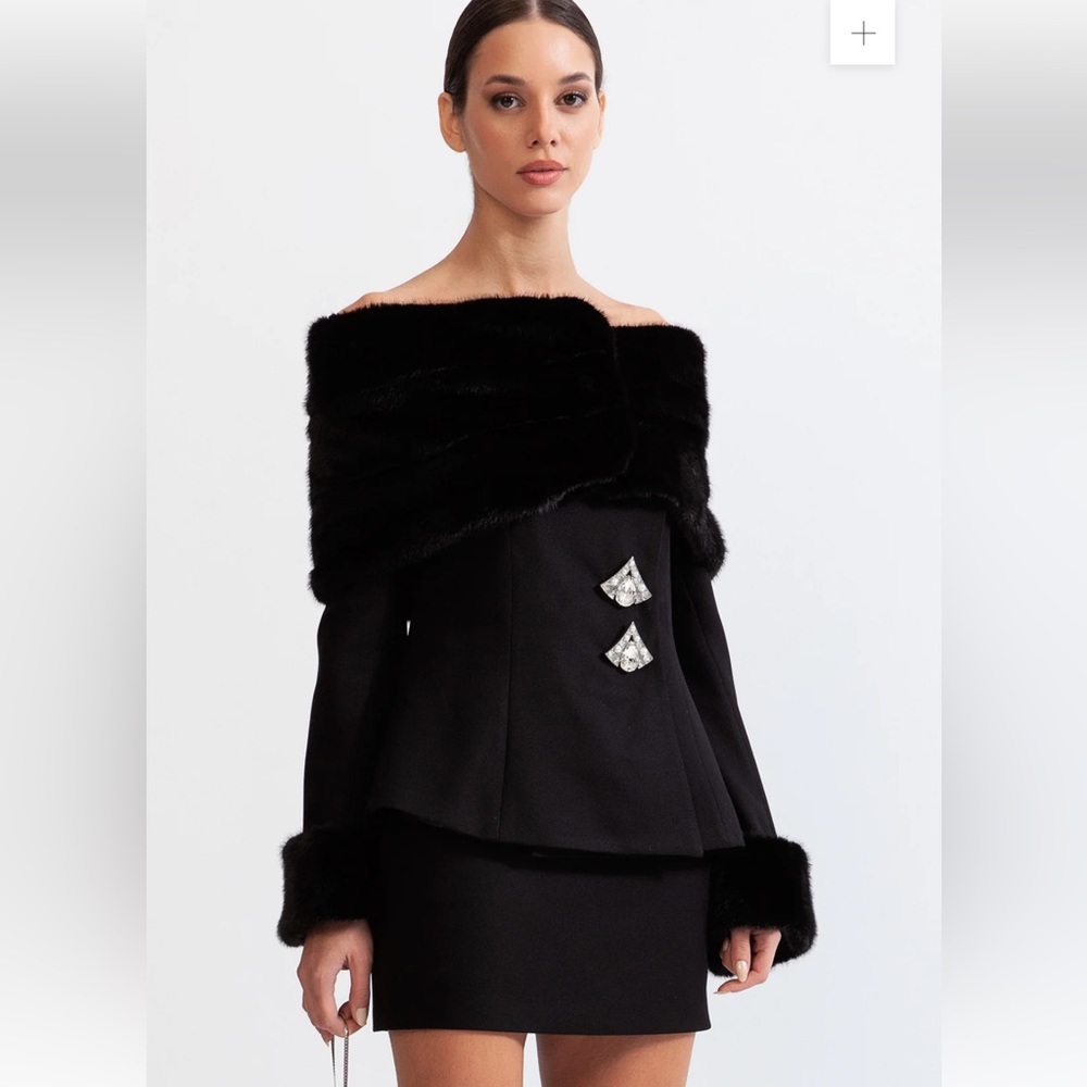 Sierra Darien OFF THE SHOULDER CO-ORD WITH FAUX FUR - BLACK